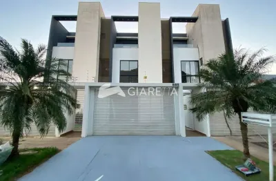 Sobrado amplo à venda em excelente localização no jardim gisela, toledo - pr