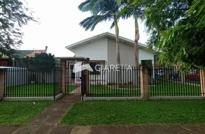 Casa ampla à venda em excelente localização, jardim gisela, toledo - pr