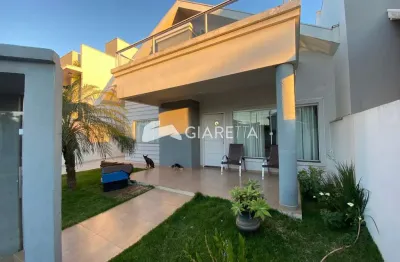 Casa ampla à venda em ótima localização no jardim gisela, toledo-pr