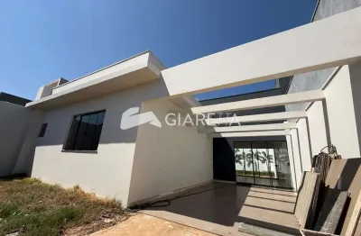 Casa nova com piscina e 02 suítes à venda no jardim coopagro, toledo-pr