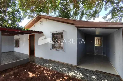 Casa disponível para locação em ótima localização, vila pioneiro, toledo - pr