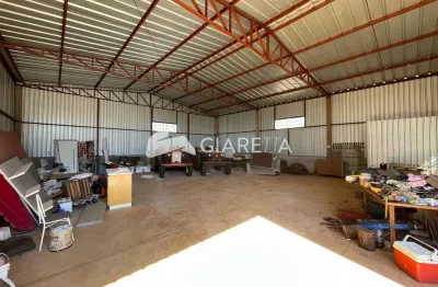 Barracão com 300m  para locação, jardim coopagro, toledo - pr
