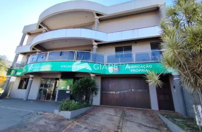 Apartamento amplo para locação em ótima localização, centro, toledo - pr