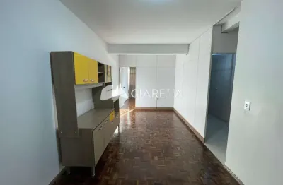 Apartamento amplo disponível para locação em ótima localização centro, toledo-pr