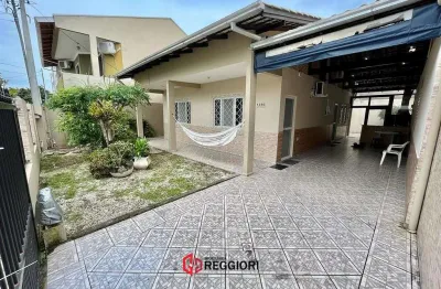 Casa com 3 quartos à venda no Centro, Balneário Camboriú 