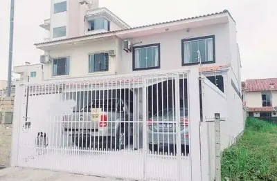 Casa com 3 quartos à venda no Centro, Camboriú 