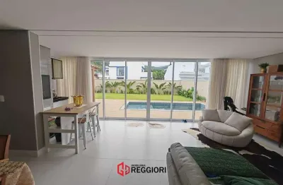 Casa em condomínio fechado com 3 quartos à venda no Santa Regina, Camboriú 