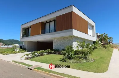 Casa em condomínio fechado com 5 quartos à venda no Santa Regina, Camboriú 