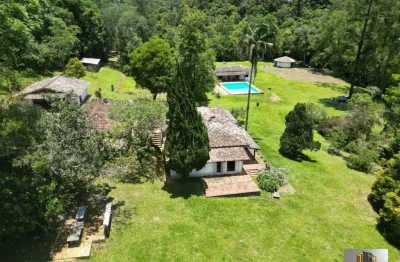 Sitio à venda estrada do vargedo 231.000m² de área de terreno, 700m² área construída, piscina, riacho - bairro vargedo - são lourenço da serra/sp.