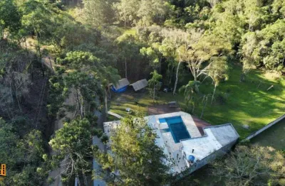 Linda chácara venda a 1000 metros da rodovia regis bittencourt no bairro dos pereiras em são lourenço da serra - sp.