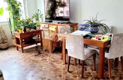 Apartamento próximo da praia a venda em santos, localizado no bairro da pompéia.
