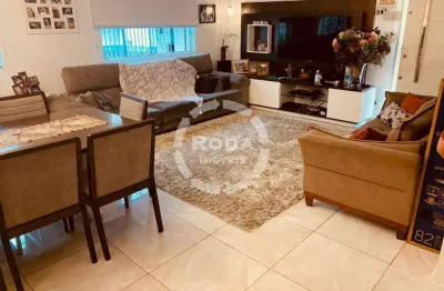Sobrado de 4 dormitorios sendo 1 suite em santos na ponta da praia