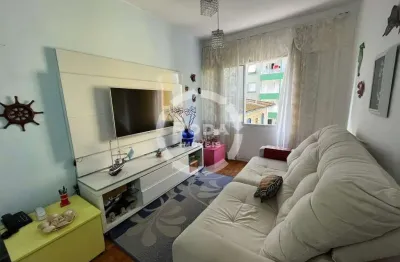 Apartamento 01 quarto, prédio frente mar com elevador e portaria, ótima localização no bairro do embaré.