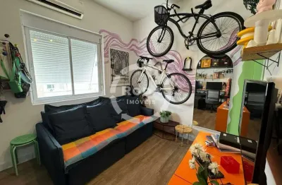 Excelente sala living, no bairro do embaré - santos-sp, próximo a praia.