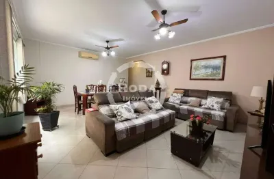 Casa sobreposta baixa com 3 suítes no embaré em santos