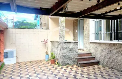 Sobrado a uma quadra do mar: conforto e praticidade em localização privilegiada!