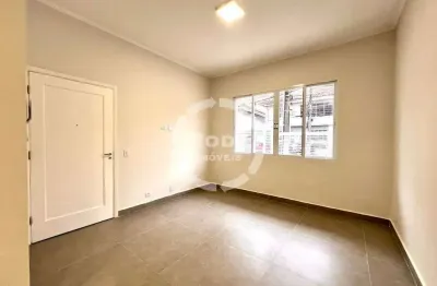 Apartamento térreo amplo e versátil no boqueirão - santos/sp.