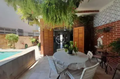 Casa com 3 quartos à venda na Rua Ministro João Mendes, --, Embaré, Santos