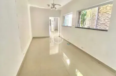 Casa espaçosa com 3 suítes e piscina em localização privilegiada