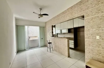 Apartamento reformado a uma quadra da praia no boqueirão!