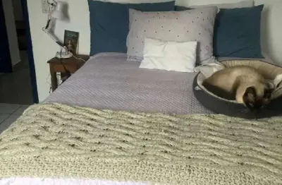 Apartamento à venda na ponta da praia , 02 quartos, portaria e elevador