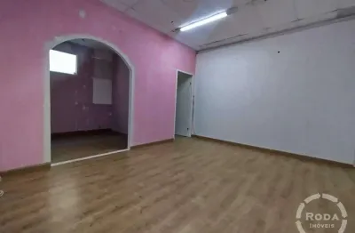 Sala comercial para alugar em santos: 30m² no coração do gonzaga
