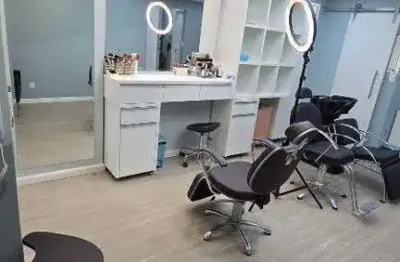 Sala comercial mobiliada para área de estética e bem-estar – 42m² | 1º andar