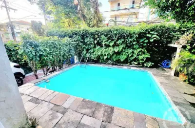 Sobrado geminado à venda em são vicente/sp – 4 quadras da praia do itararé