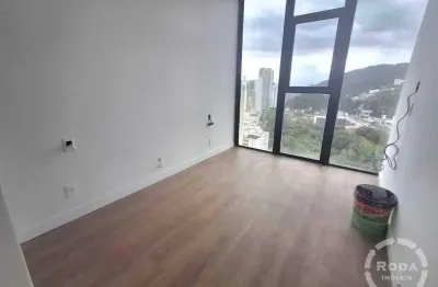 Linda cobertura duplex com piscina privativa, 3 suítes prédio, lavabo, sala ampla com vista panorâmica.