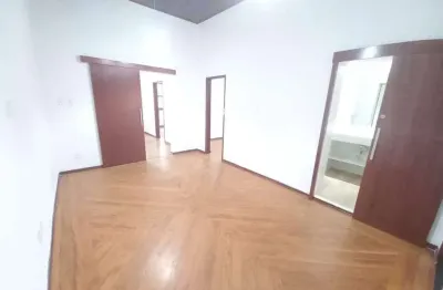 Casa para aluguel comercial. reformada em ótima localização