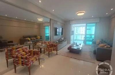 Apartamento alto padrão na quadra da praia. santos litoral.