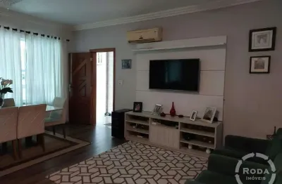 Vende-se excelente casa sobreposta baixa no embaré - santos -sp