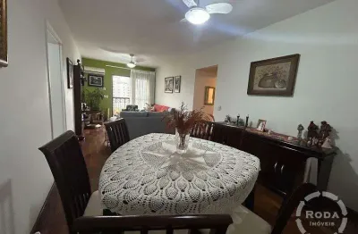 Espaçoso apartamento com vista livre à venda na ponta da praia, santos