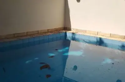Casa no ponta da praia – 3 dormitórios (1 suíte) | piscina e ambientes amplos