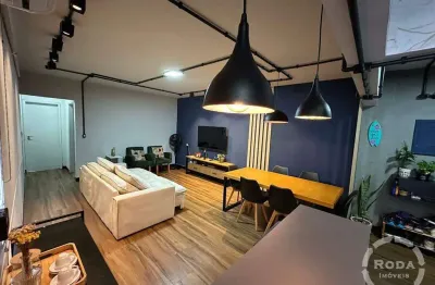 Apartamento moderno e mobiliado a uma quadra da praia da pompéia