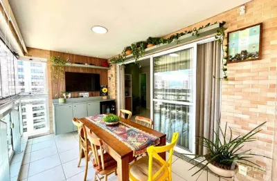 Apartamento com varanda gourmet na ponta da praia, 03 quartos sendo 01 suíte.