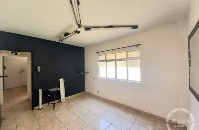 Sala Comercial à Venda no Embaré – Excelente Localização e Alta Visibilidade