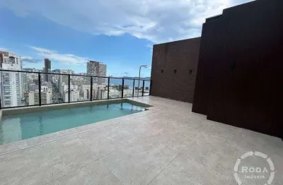 Maravilhosa cobertura duplex com piscina privativa, 4 suítes Prédio, lavabo, sala ampla com vista panorâmica e 4 vagas de garagem.