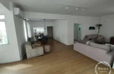 Apartamento 3 Dormitórios na Quadra da Praia entre Canal 6 e 7 – Andar Exclusivo