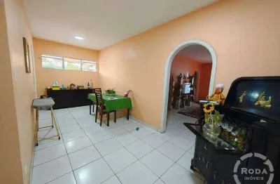Apartamento 1 quadra da Praia com 3 quartos sendo 1 suíte e lazer em Santos