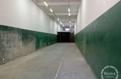Excelente Galpão de 230m² com Mezanino na Vila Mathias - Santos - SP