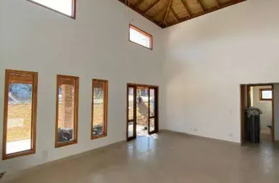 Chácara à venda em condomínio fechado com 1.547m² com 3 quartos e piscina