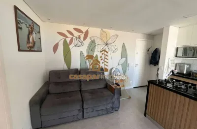 Apartamento à venda com 44,5m² reformado com 2 quartos e 1 vaga de garagem