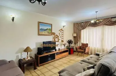 Sobrado espaçoso à venda com 320m² , 4 quartos com 1 casa nos fundos