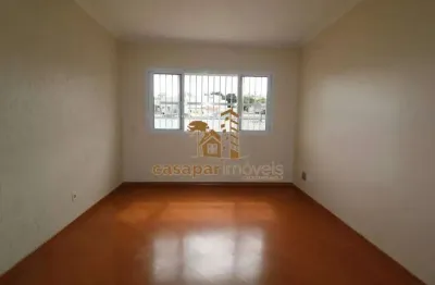 Apartamento térreo à venda, 76m² com 2 dormitórios, vago e com quintal