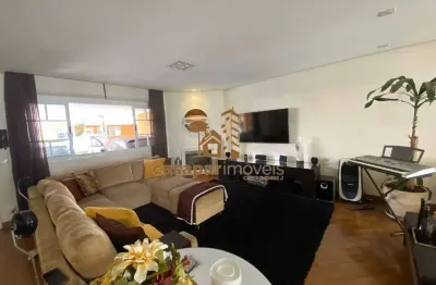 Casa à venda em condomínio fechado com 311m², 4 suítes com lazer e 4 vagas