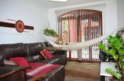 Casa à Venda com 230m², 3 Dormitórios com 3 Vagas no Bairro Osvaldo Cruz