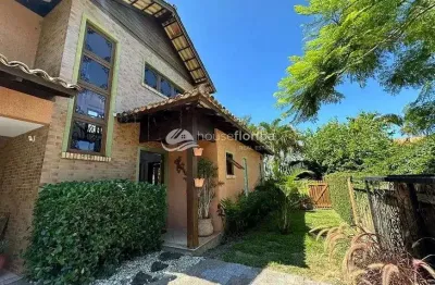 Casa à venda, lagoa da conceição, florianópolis, sc - localizada no canto da lagoa a 70m da lagoa