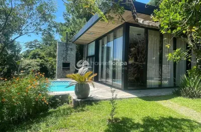 Casa à venda de 2 dormitórios, piscina, adega e vista mar, no ribeirão da ilha, florianópolis, sc