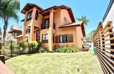 Casa à venda com 4 dormitórios em condomínio fechado, no rio tavares, florianópolis, sc
